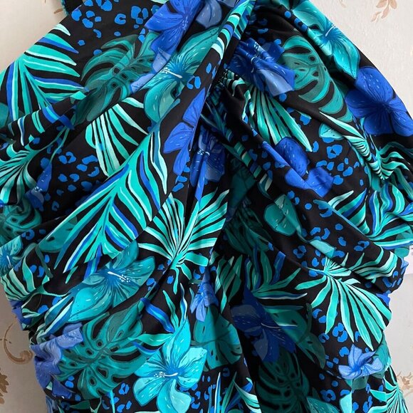 Swimsuits For All 24W Tropical Floral Swim Dress One Piece Skirted Twist Front - Picture 3 of 10